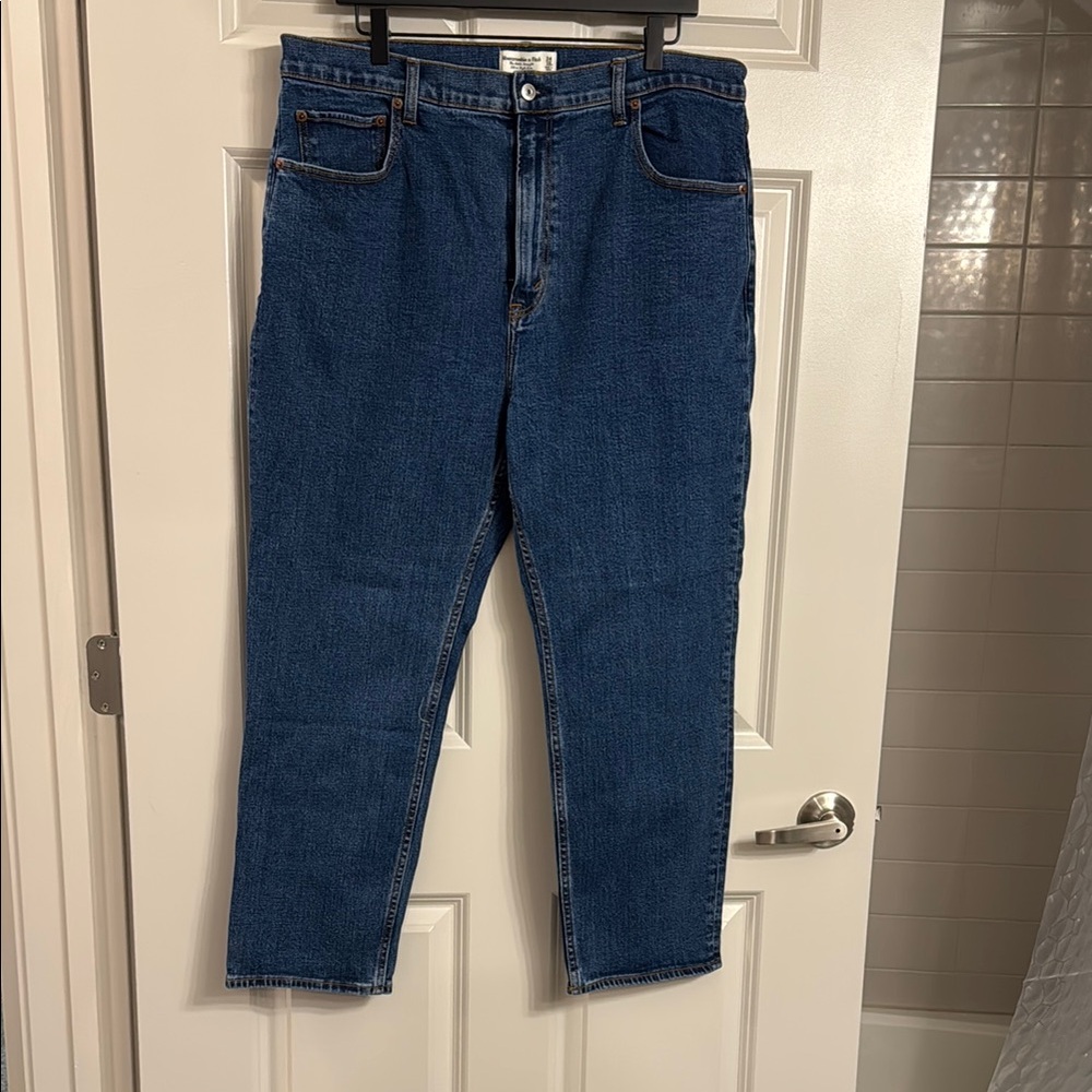 Abercrombie & Fitch the ankle straight ultra high rise Size 34 / 18 regular